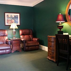 Queen Suite